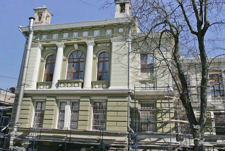 Архитектурная роскошь медицинского университета на пути между прошлым и моргом (печальный фотовзгляд)