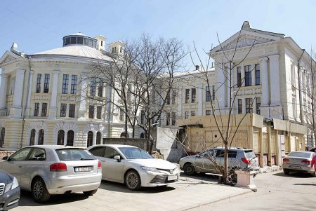 Архитектурная роскошь медицинского университета на пути между прошлым и моргом (печальный фотовзгляд)
