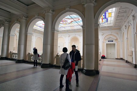 Архитектурная роскошь медицинского университета на пути между прошлым и моргом (печальный фотовзгляд)