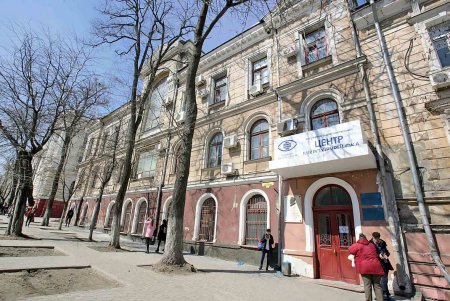 Архитектурная роскошь медицинского университета на пути между прошлым и моргом (печальный фотовзгляд)