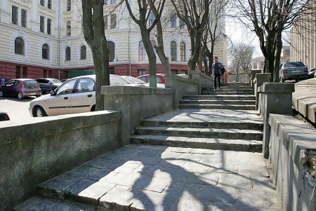 Архитектурная роскошь медицинского университета на пути между прошлым и моргом (печальный фотовзгляд)