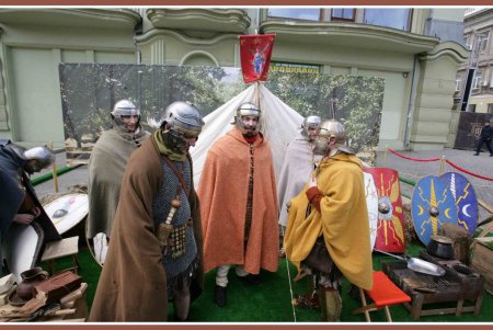 Римляне «захватили» Дерибасовскую и до субботы стали лагерем (фоторепортаж)