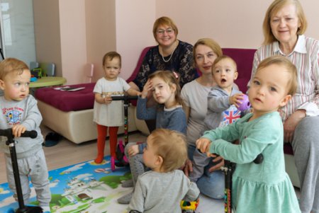 Одесские пятерняшки к Пасхе получили подарки (фото, видео)