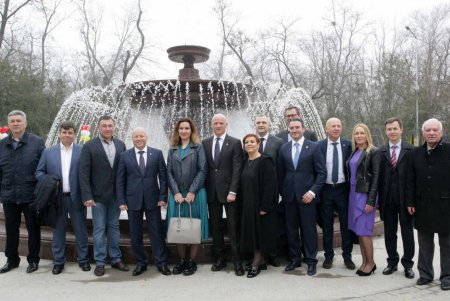 В День освобождения Одессы ожил заброшенный городской фонтан (фото)