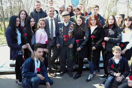 В сквере Партизанской славы почтили память погибших воинов-освободителей Одессы (фото)