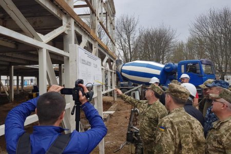 Министр обороны Полторак проинспектировал строительство военного городка под Одессой (фото)