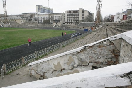 На руинах гордости армейского спорта (фоторепортаж)