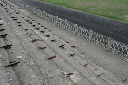 На руинах гордости армейского спорта (фоторепортаж)