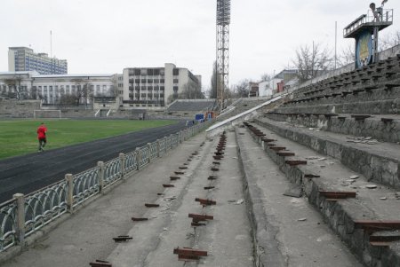 На руинах гордости армейского спорта (фоторепортаж)
