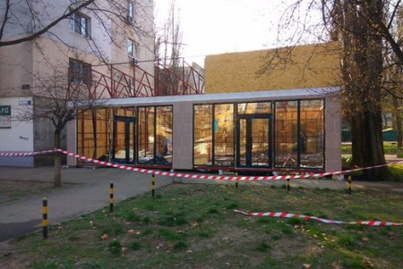 Городские власти демонтировали самострой на Варненской (фото)