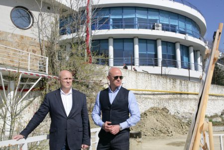 На Большом Фонтане Одессы торжественно «поселили» капсулу времени (фоторепортаж)