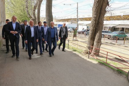 Геннадий Труханов проинспектировал капремонт Новощепного ряда и благоустройство Преображенского парка  (фото)