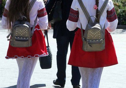 Одесские дети читают всегда, читают везде (фоторепортаж)