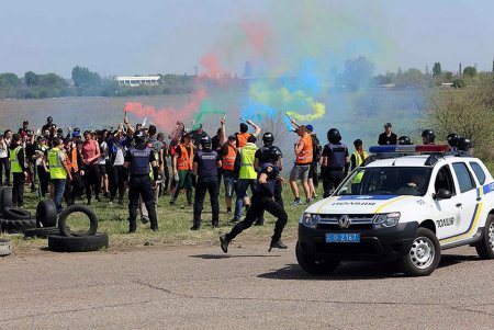 На одесском аэродроме прошли масштабные учения правоохранителей (фото)