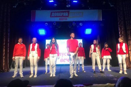 Школьные команды КВН в этом году успешно завершили рост до Кубка мэра (фото) 
