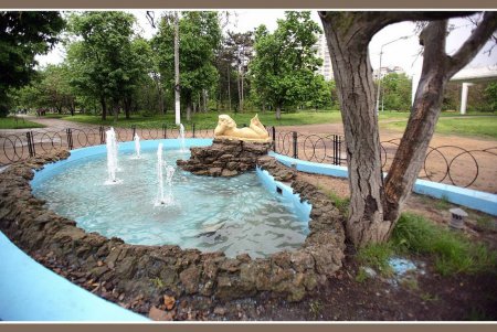 Одесская «Русалочка» вернулась в свою родную стихию (фоторепортаж)