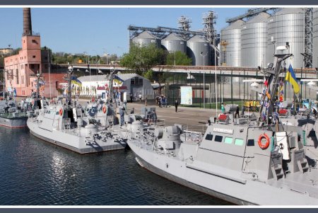 В Одессе торжественно отметили 100-летие Военно-Морского флага Украины (фоторепортаж)