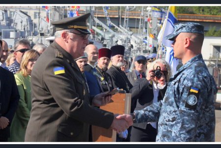 В Одессе торжественно отметили 100-летие Военно-Морского флага Украины (фоторепортаж)
