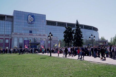Геннадий Труханов встретился с будущим одесского футбола на презентации кубков Лиги чемпионов УЕФА (фото)