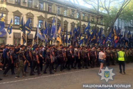Одесским правоохранителям в целом удалось обеспечить безопасность горожан. Но вот своего сотрудника уберечь не смогли (фото, видео)