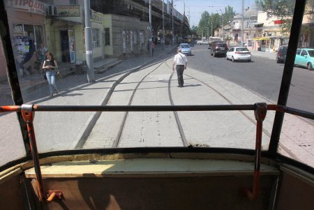 Остановка у Пересыпского моста стала доступней для слабовидящих пассажиров (фото)