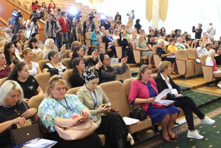 Многодетные матери Украины в Одессе ищут методы борьбы за свои права (фото)