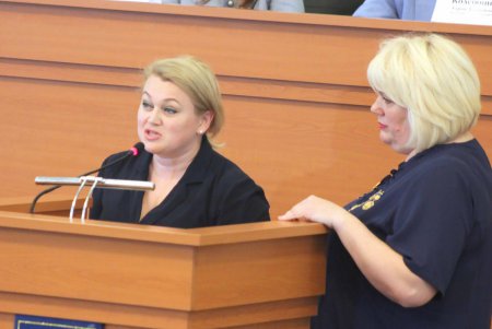 Многодетные матери Украины в Одессе ищут методы борьбы за свои права (фото)