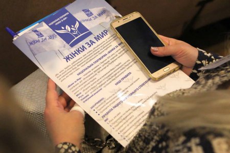 Многодетные матери Украины в Одессе ищут методы борьбы за свои права (фото)