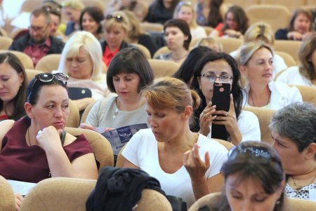 Многодетные матери Украины в Одессе ищут методы борьбы за свои права (фото)