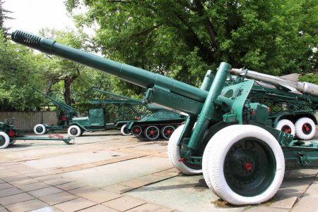 Экспонаты одесского военного музея подверглись ненаучной обработке (фоторепортаж)