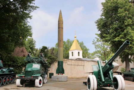 Экспонаты одесского военного музея подверглись ненаучной обработке (фоторепортаж)