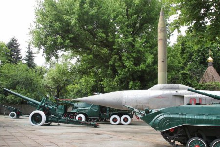 Экспонаты одесского военного музея подверглись ненаучной обработке (фоторепортаж)