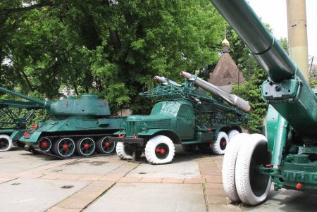 Экспонаты одесского военного музея подверглись ненаучной обработке (фоторепортаж)