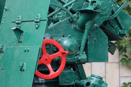 Экспонаты одесского военного музея подверглись ненаучной обработке (фоторепортаж)