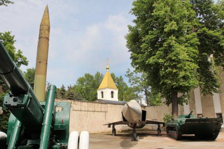 Экспонаты одесского военного музея подверглись ненаучной обработке (фоторепортаж)