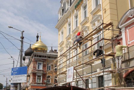 Напротив Железнодорожного вокзала (фоторепортаж)