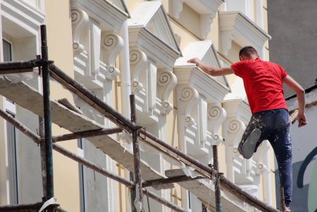 Напротив Железнодорожного вокзала (фоторепортаж)