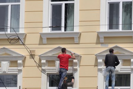 Напротив Железнодорожного вокзала (фоторепортаж)