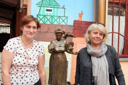 В Одесе открыли памятник бабушке (фоторепортаж)
