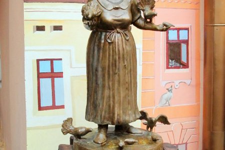 В Одесе открыли памятник бабушке (фоторепортаж)