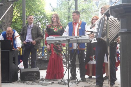 В одесском Горсаду День Европы отмечали c румынскими песнями и танцами (фото)