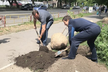 В Малиновском районе Одессы в субботу прописали два десятка красавиц (фото)