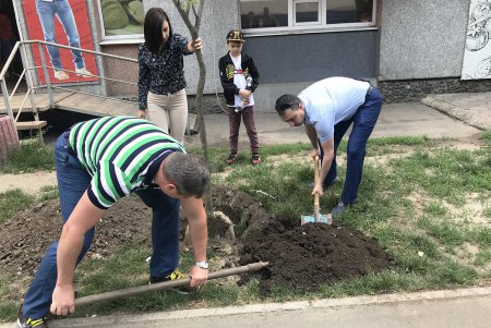 В Малиновском районе Одессы в субботу прописали два десятка красавиц (фото)