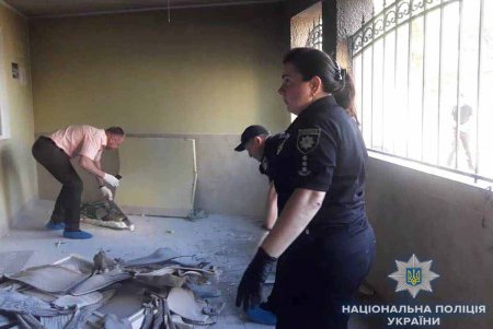 Курортной Затоке под Одессой вчера было не до отдыха (фото)