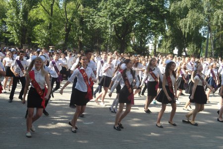 В одесских школах прозвучал последний звонок