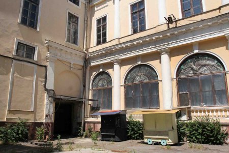 В Одессе решают как перестраивать Дворец моряков (фоторепортаж)