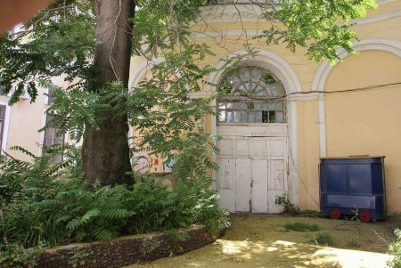 В Одессе решают как перестраивать Дворец моряков (фоторепортаж)