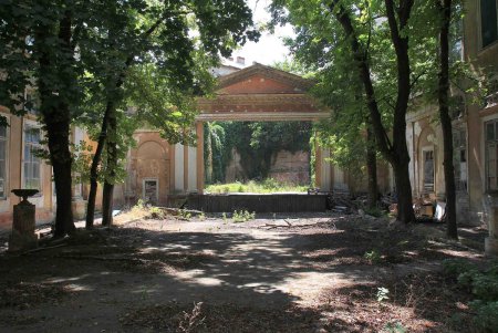 В Одессе решают как перестраивать Дворец моряков (фоторепортаж)