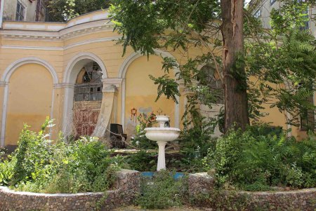 В Одессе решают как перестраивать Дворец моряков (фоторепортаж)