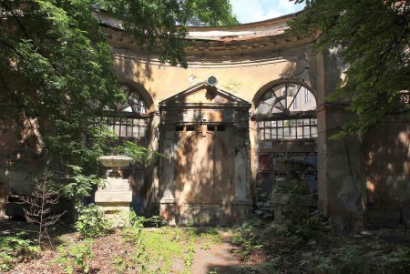 В Одессе решают как перестраивать Дворец моряков (фоторепортаж)